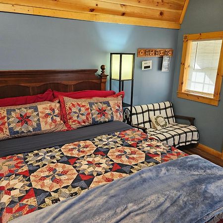 Acorn Cottage At Hocking Vacations ローガン エクステリア 写真