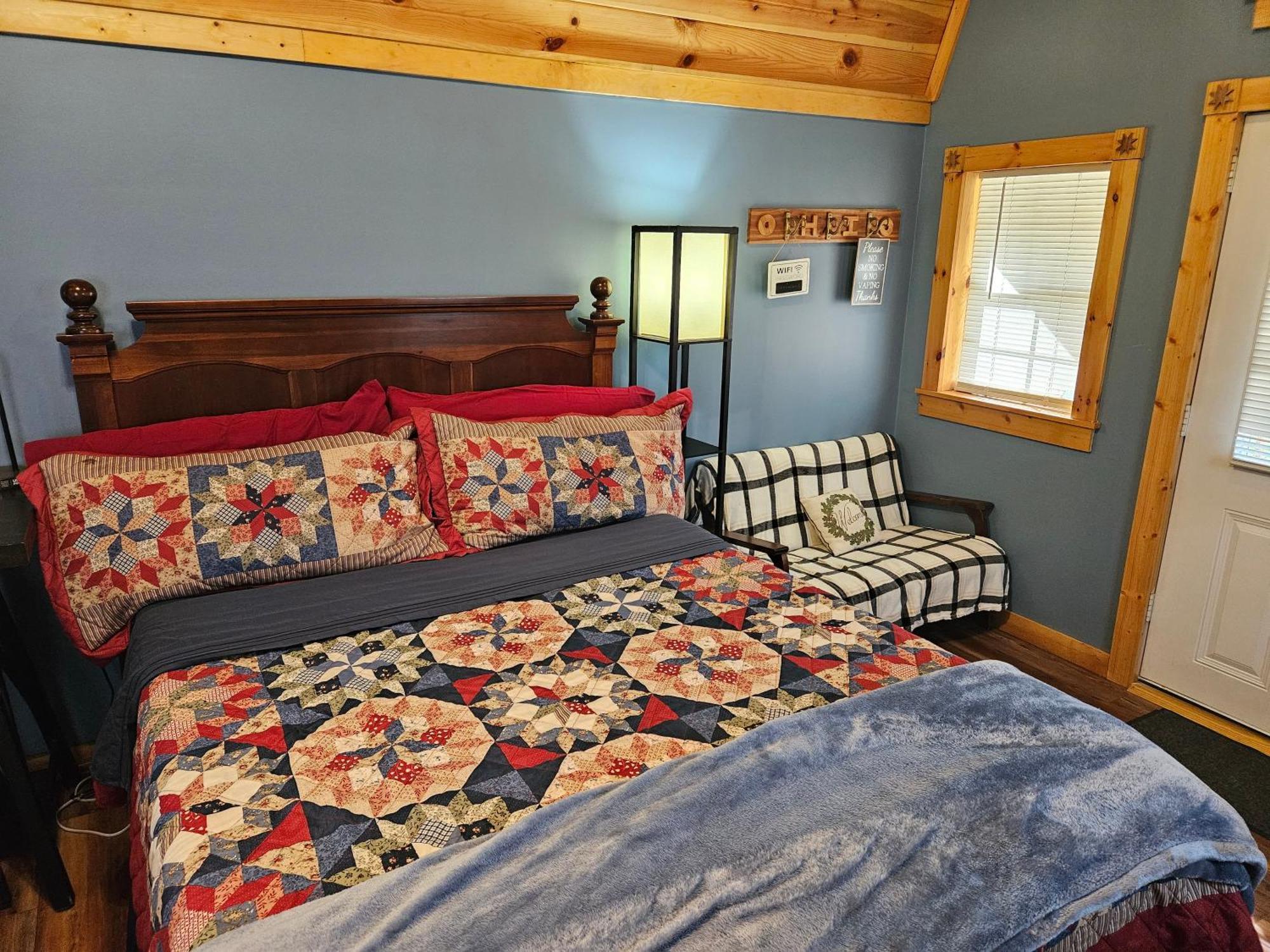 Acorn Cottage At Hocking Vacations ローガン エクステリア 写真