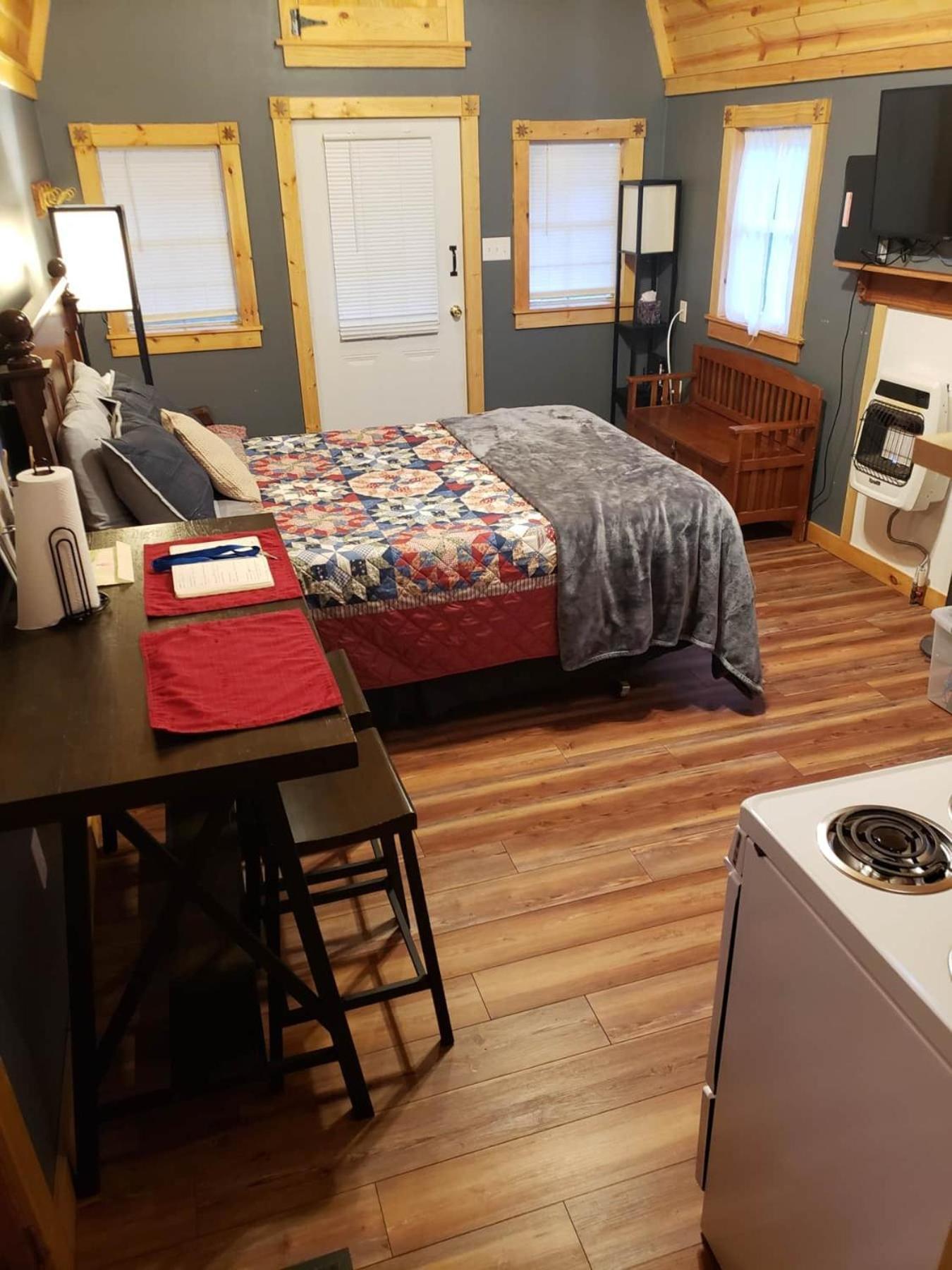 Acorn Cottage At Hocking Vacations ローガン エクステリア 写真